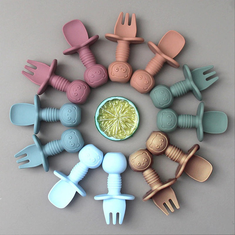 Very soft, durable and leakproof baby's first cutlery that can be used with hot and cold food. Made of toxin free silicone.